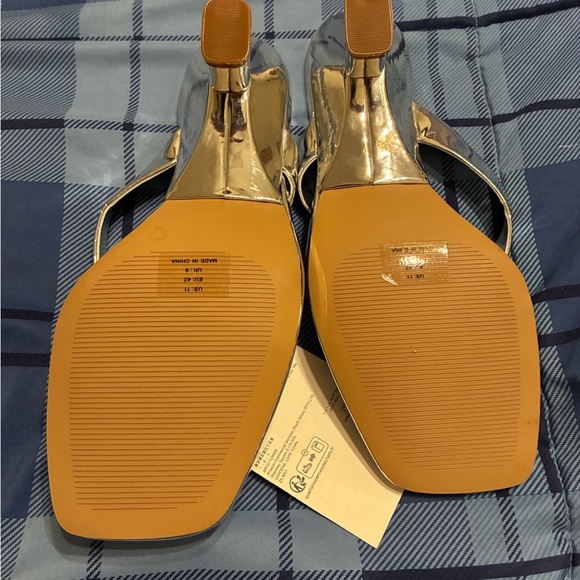 NWT The Drop Chic Silver Dakota Thong Sandal with Sculpted Heel  size 11 - Picture 10 of 11